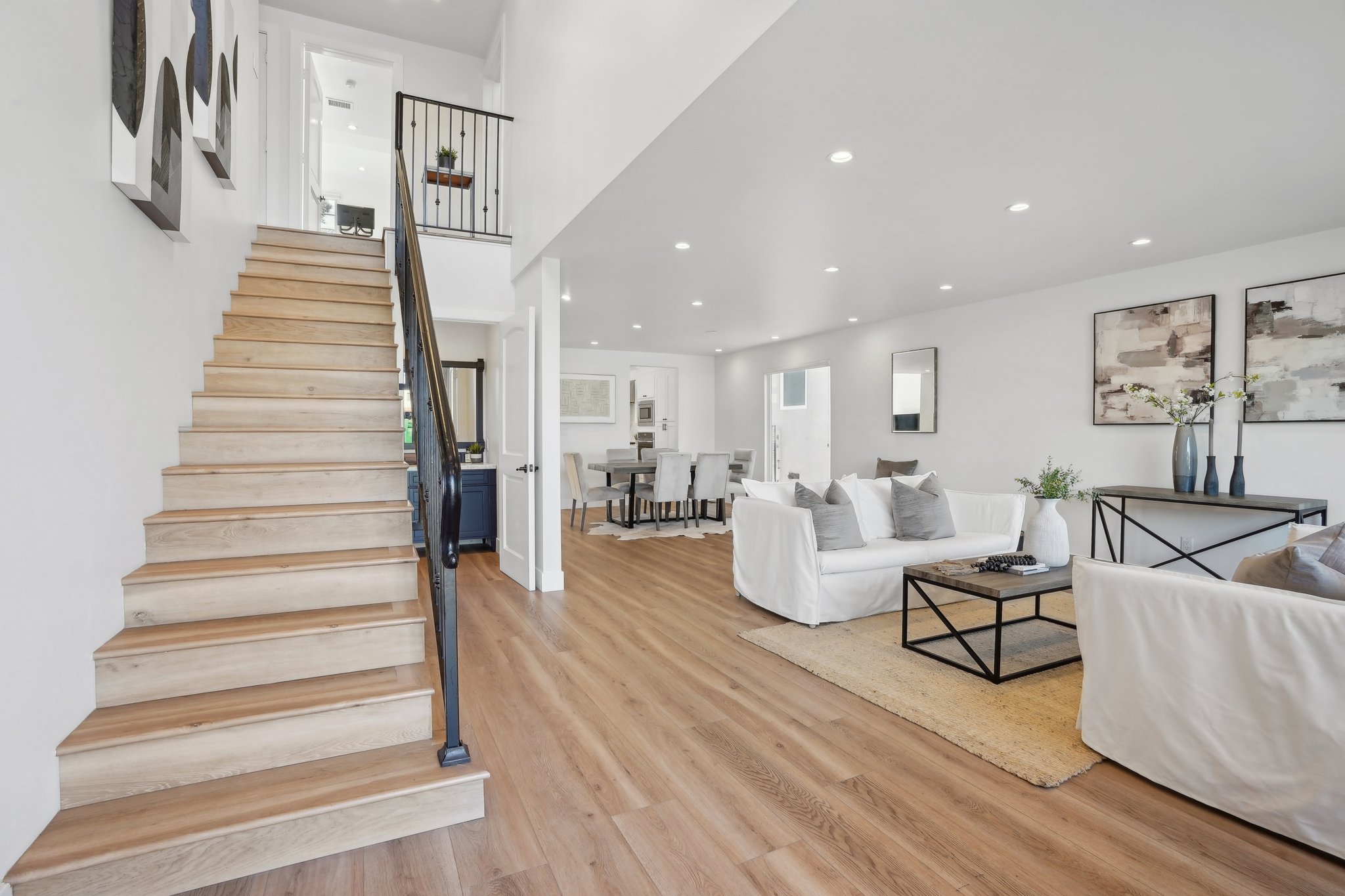 N Poinsettia Ave-0306-004.jpg