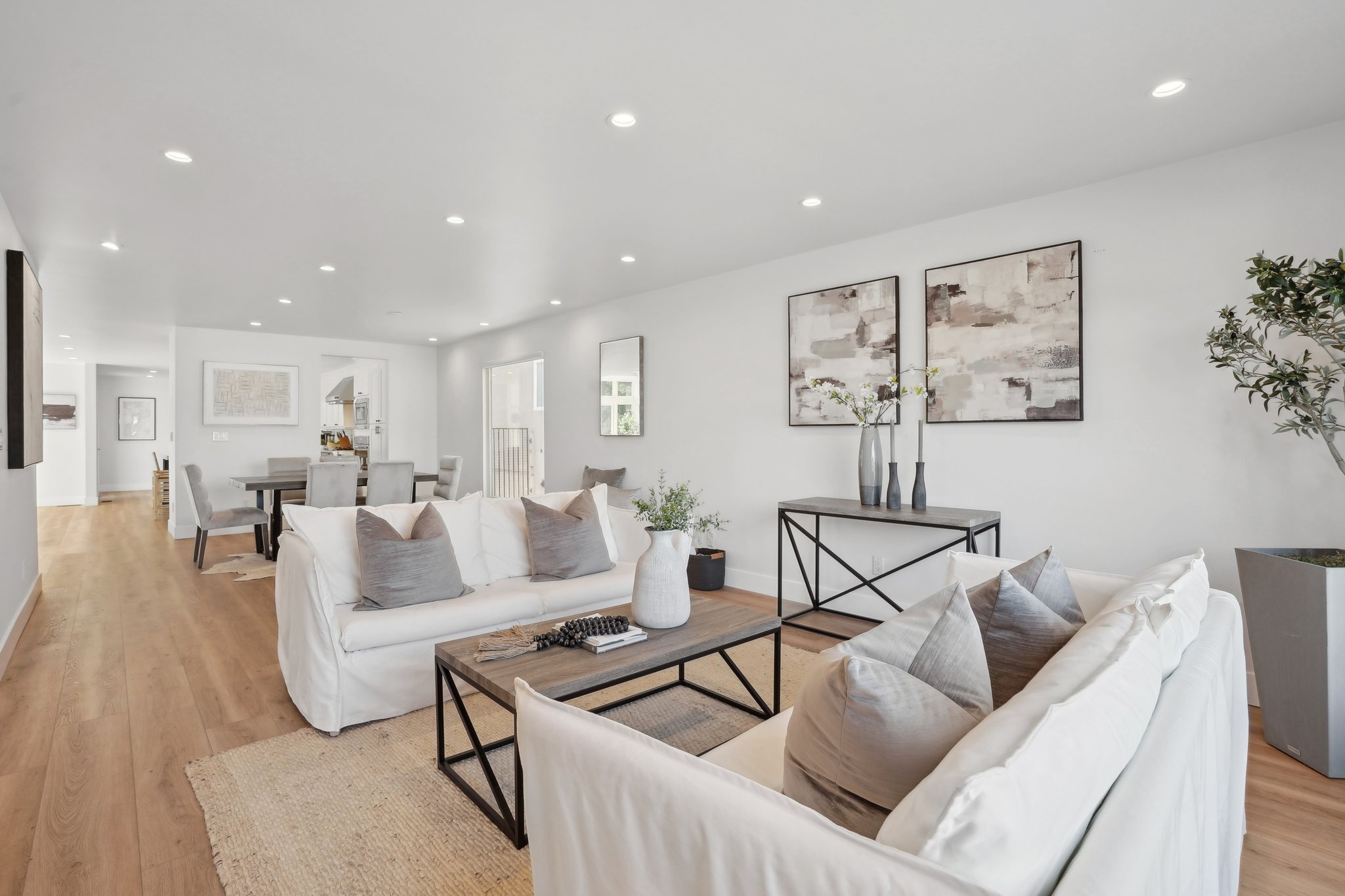 N Poinsettia Ave-0306-008.jpg