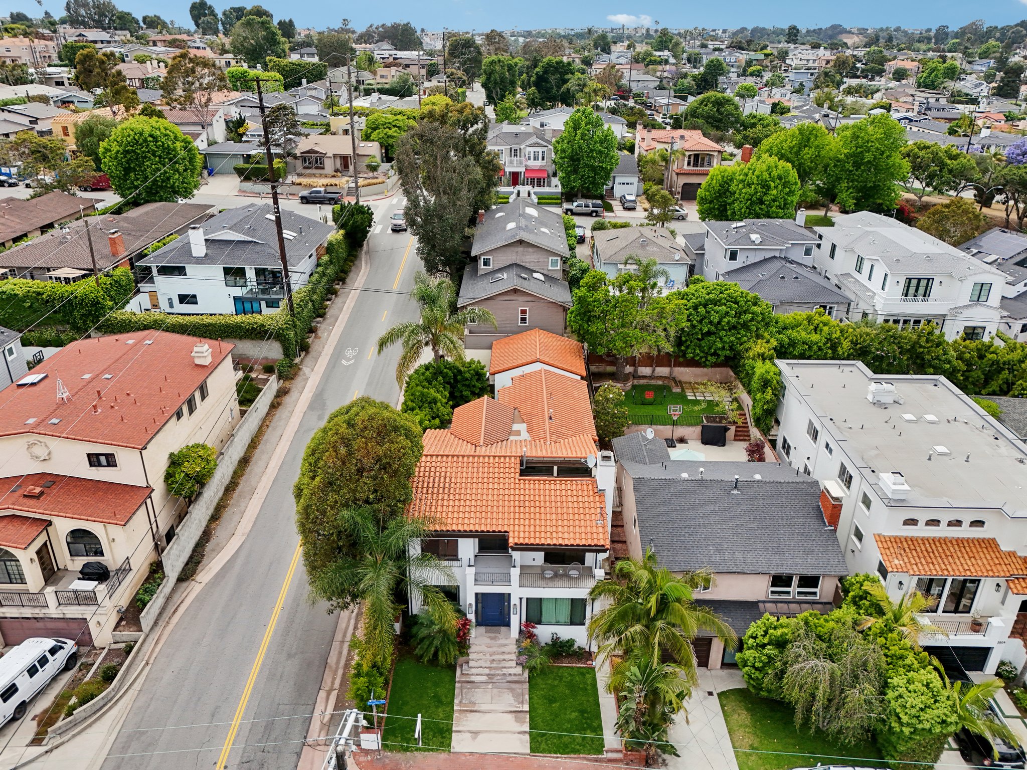 N Poinsettia Ave-0706-1-003.jpg