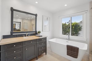 N Poinsettia Ave-0306-047.jpg
