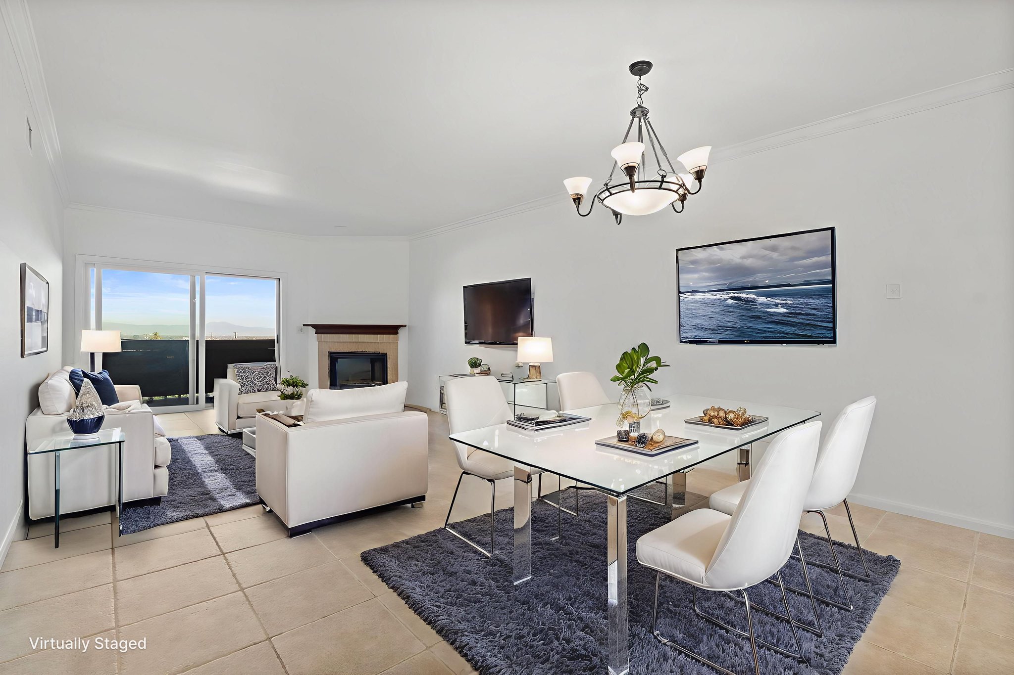 DSC09881 virtually staged.jpeg