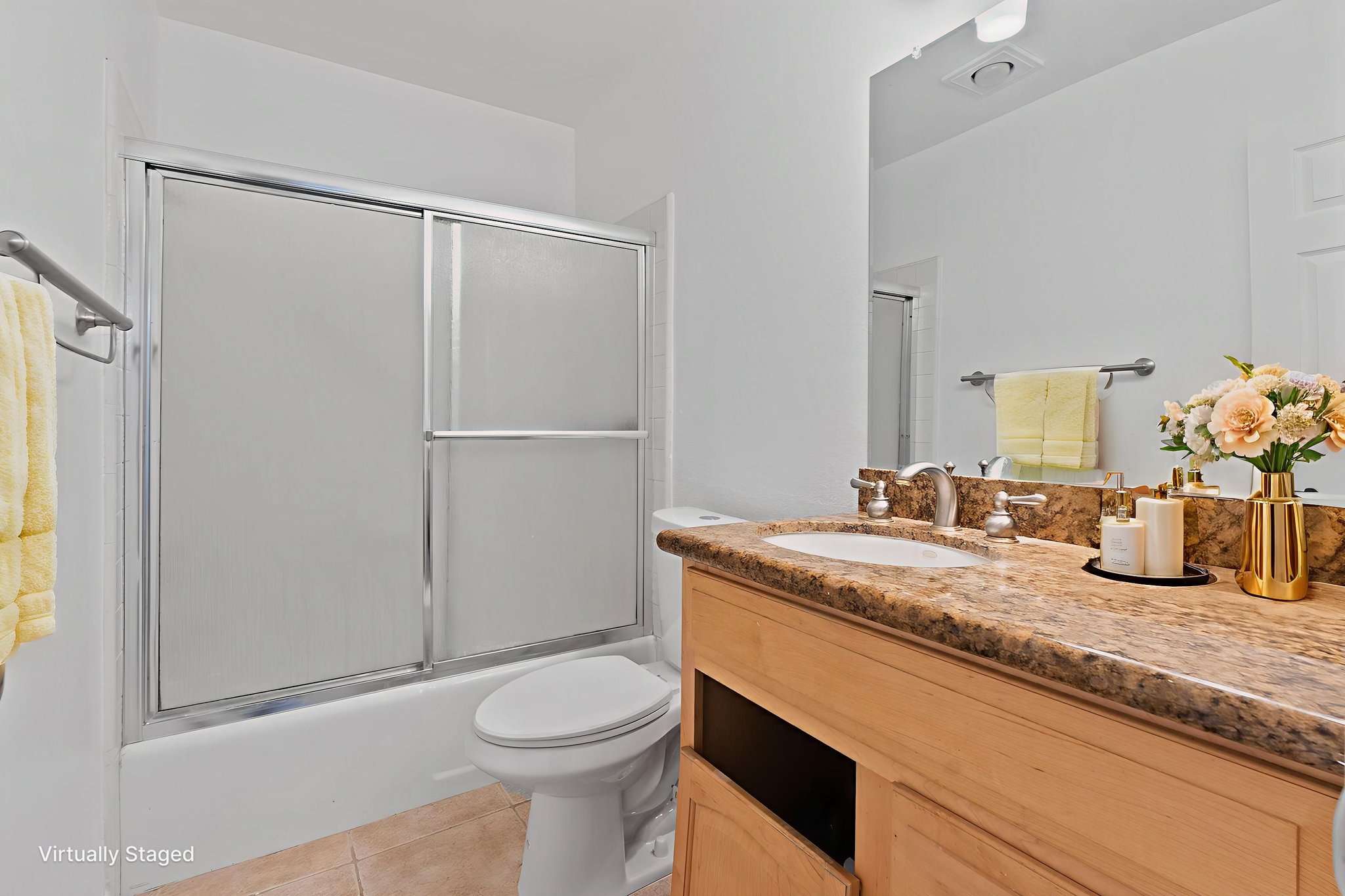 DSC09943 virtually staged.jpeg