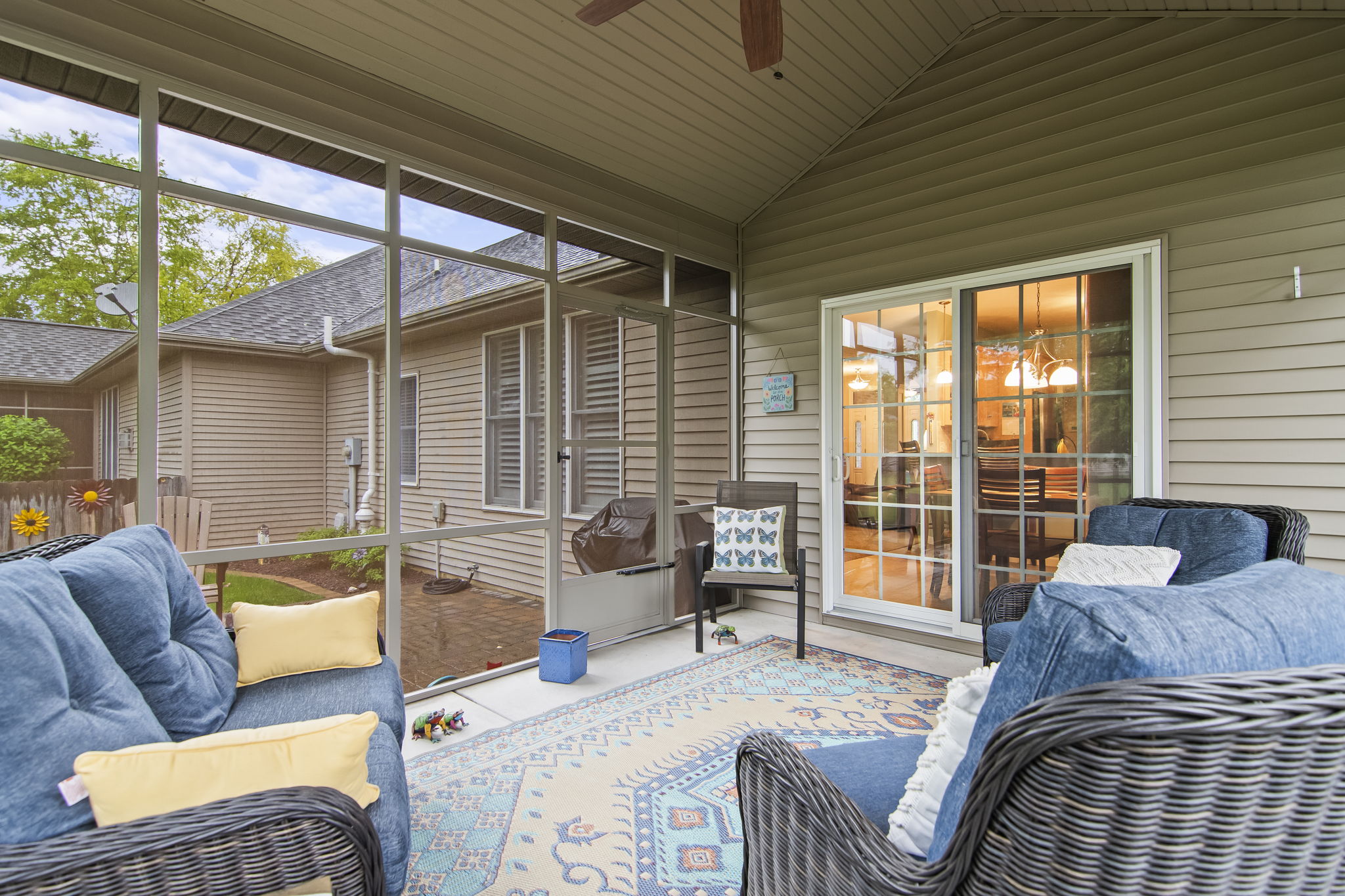 Screened-in Porch
