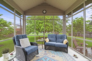Screened-in Porch