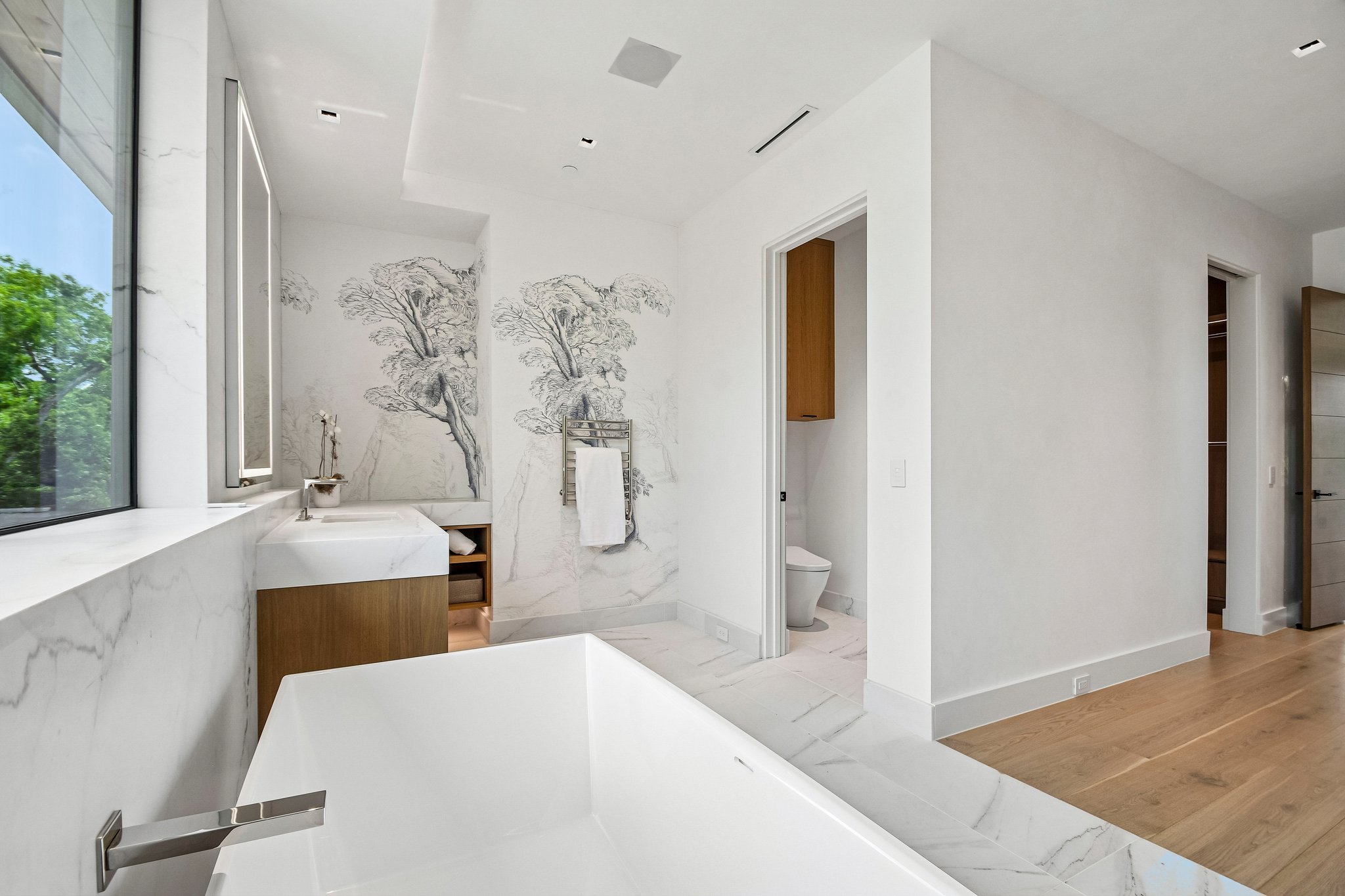 Westlake Dr 201-S2306-044.jpg