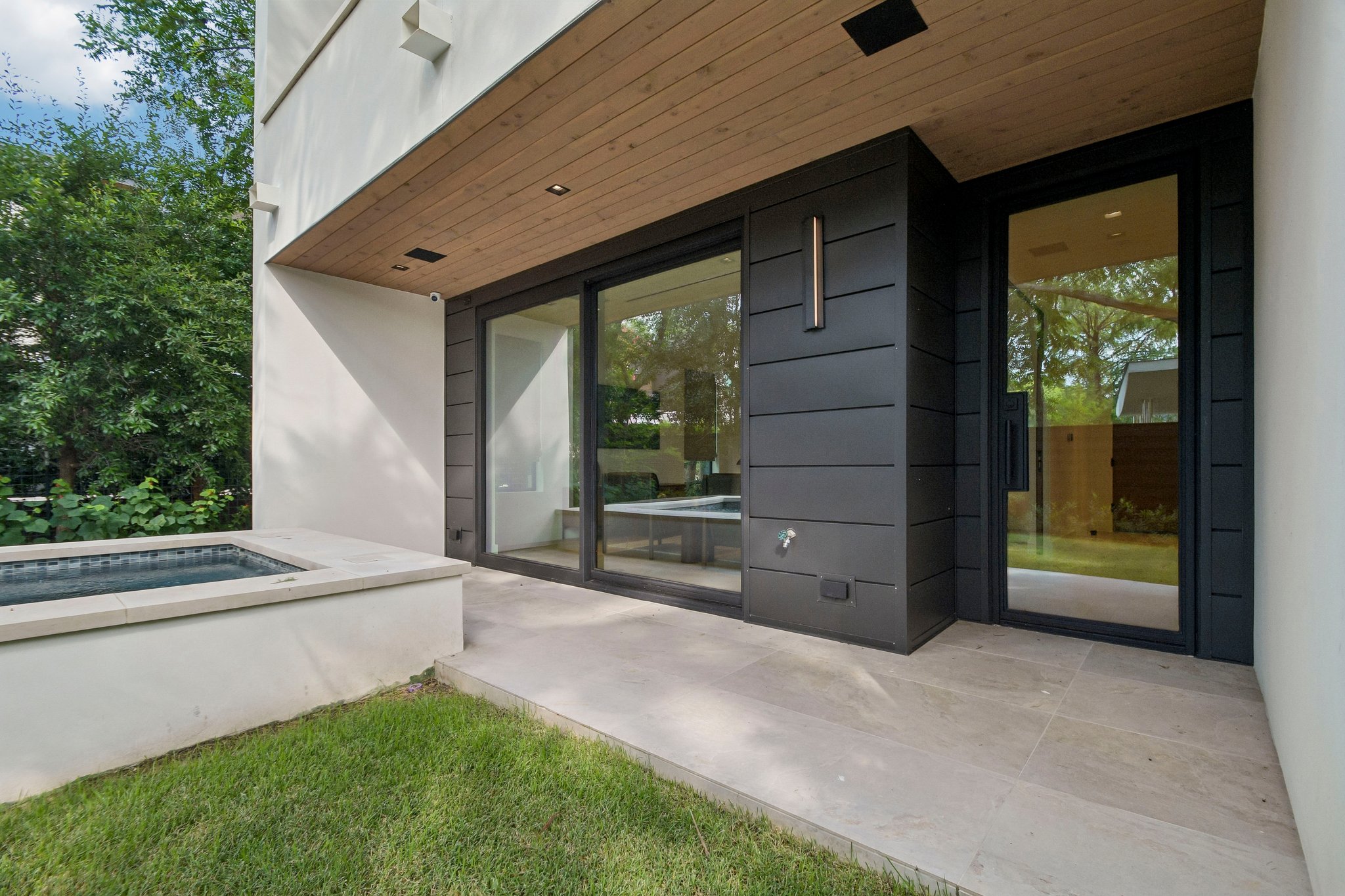 Westlake Dr 201-S2306-057.jpg