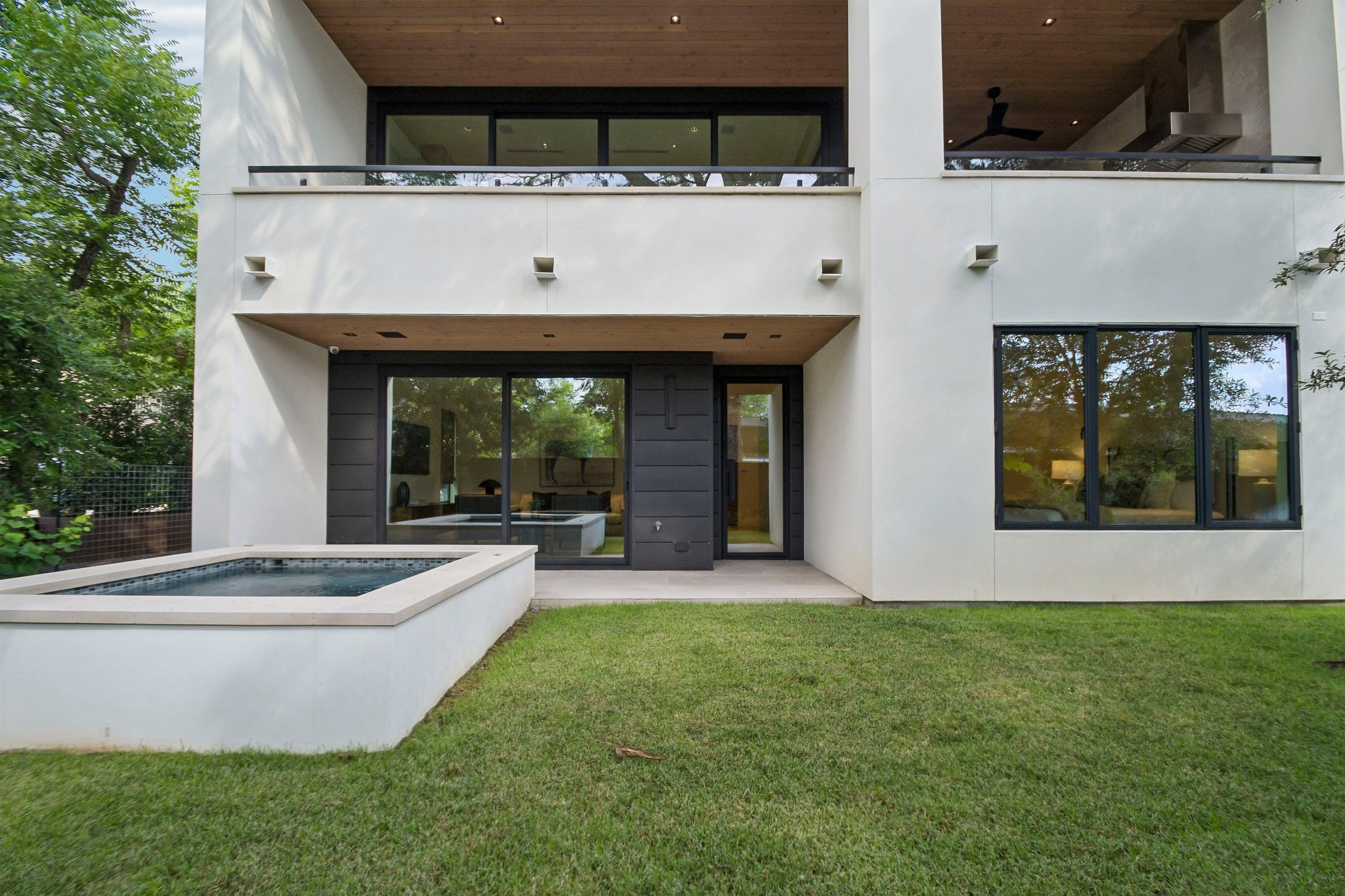 Westlake Dr 201-S2306-058.jpg