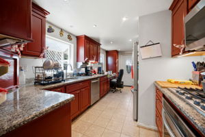  Photo 48