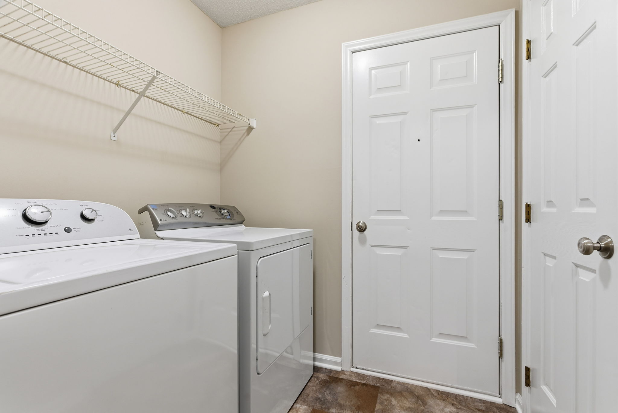 2505 Constitution Drive-32