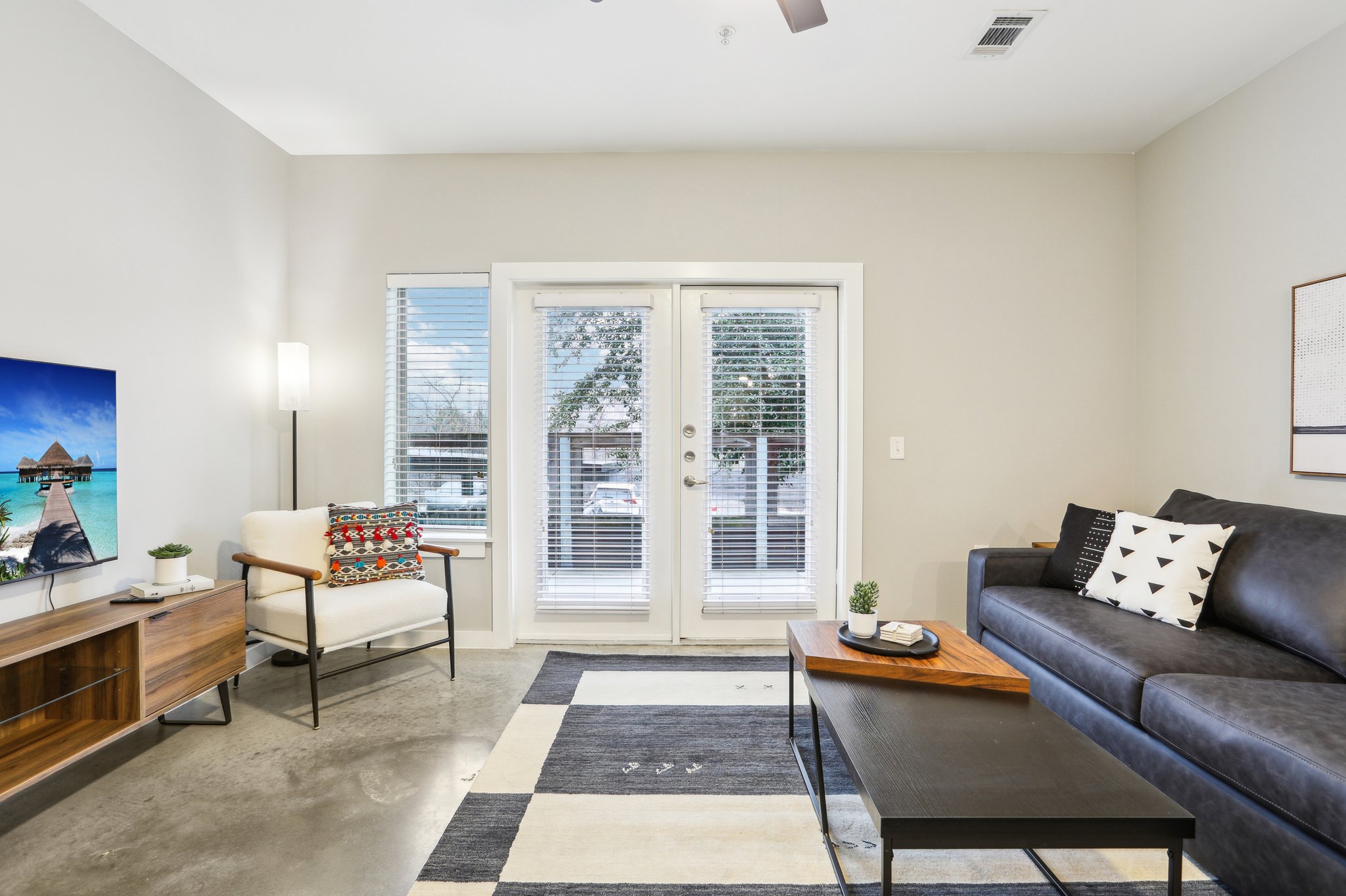 Thornton Rd 1107-010.jpg