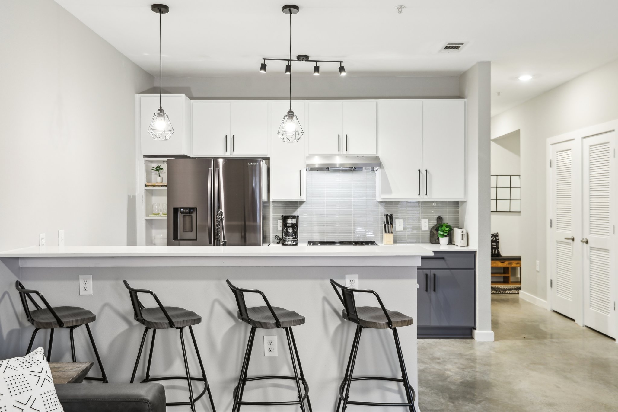 Thornton Rd 1107-011.jpg