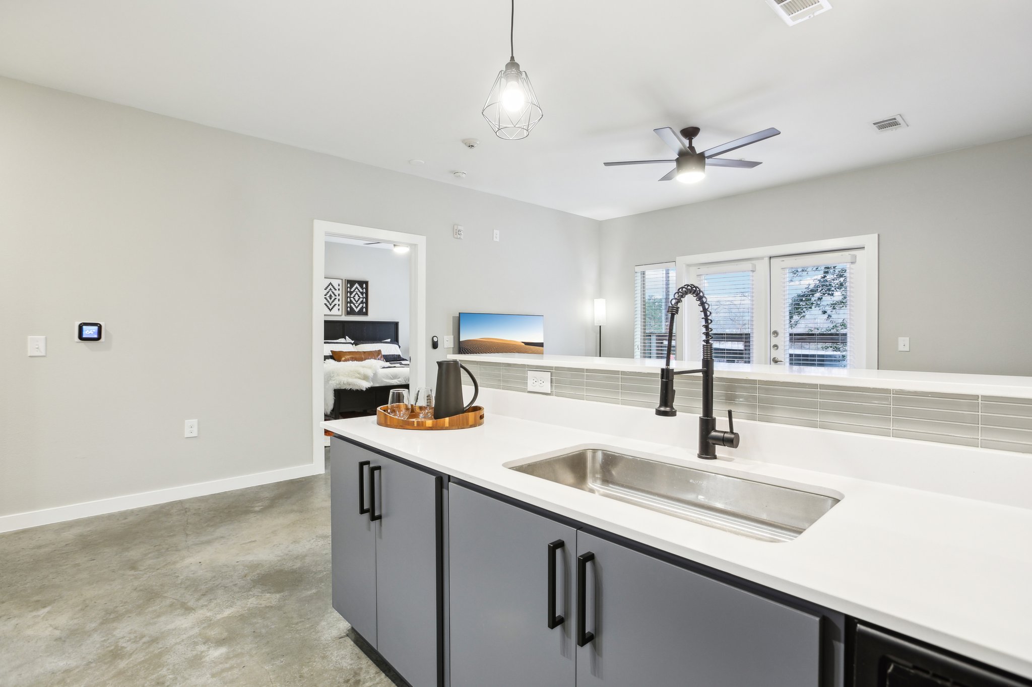 Thornton Rd 1107-015.jpg