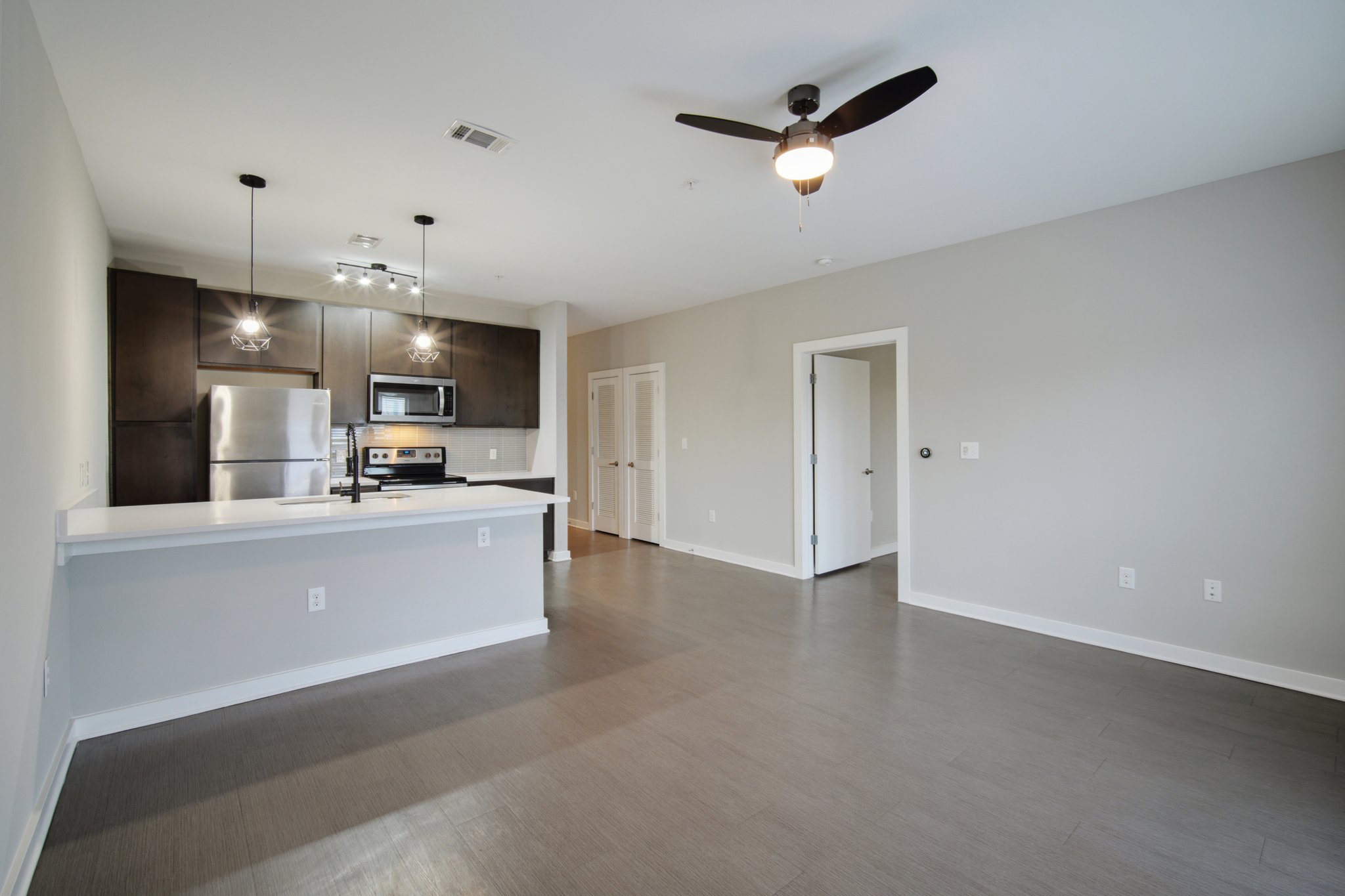 Thornton Rd 2307-007.jpg