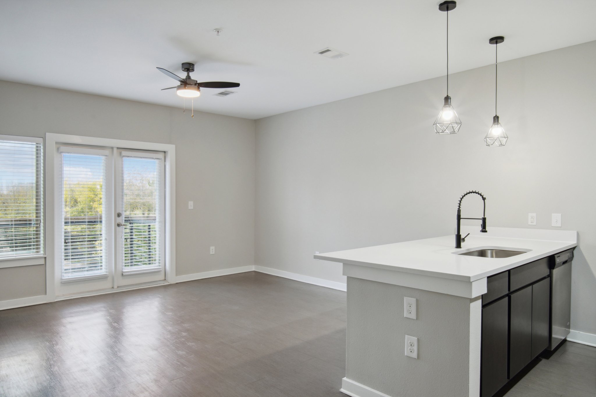 Thornton Rd 2307-009.jpg