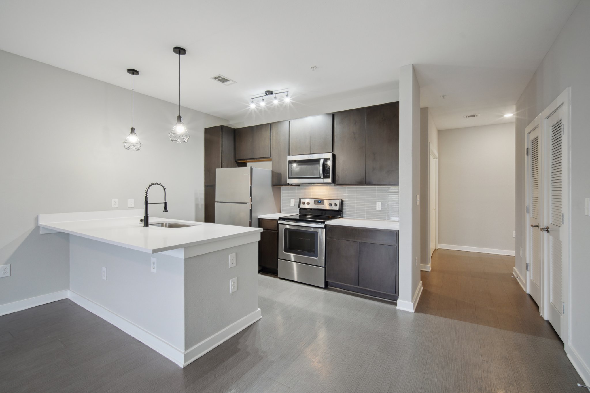 Thornton Rd 2307-011.jpg