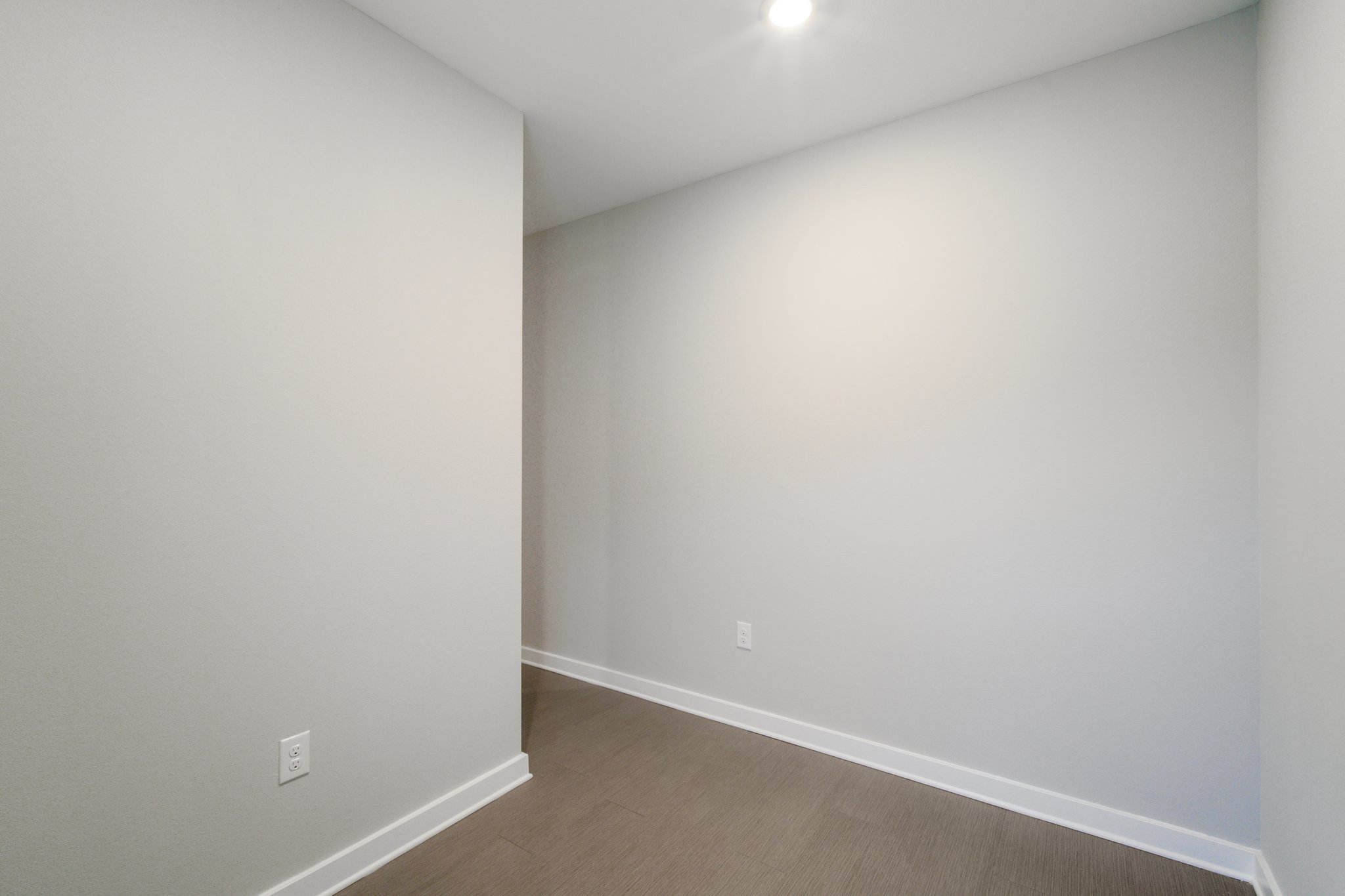 Thornton Rd 2307-020.jpg