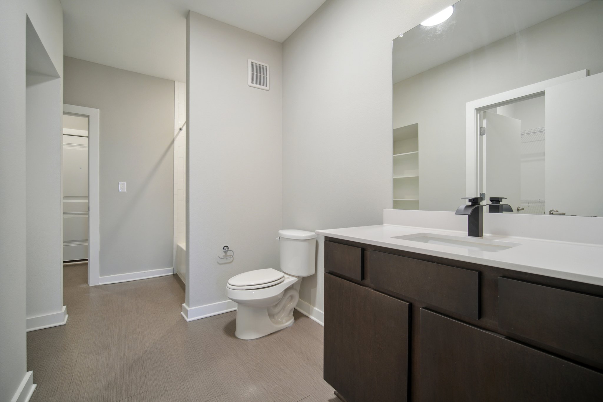 Thornton Rd 2307-024.jpg