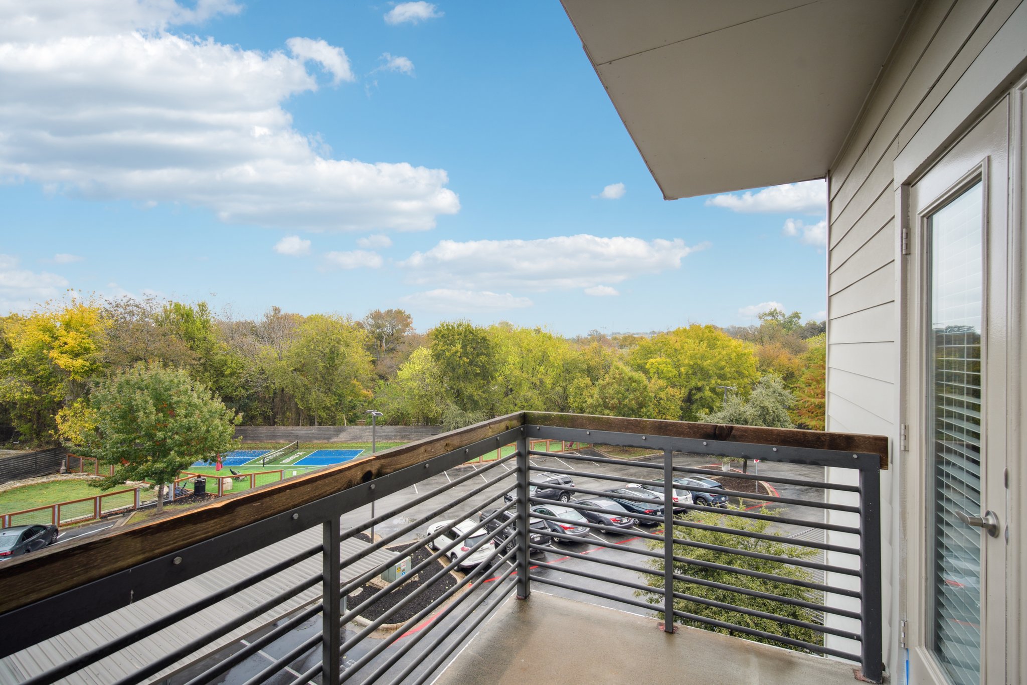 Thornton Rd 2307-032.jpg