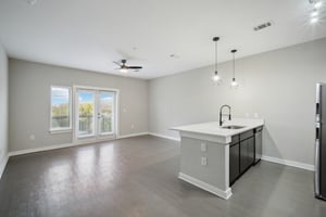 Thornton Rd 2307-008.jpg