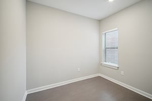 Thornton Rd 2307-019.jpg