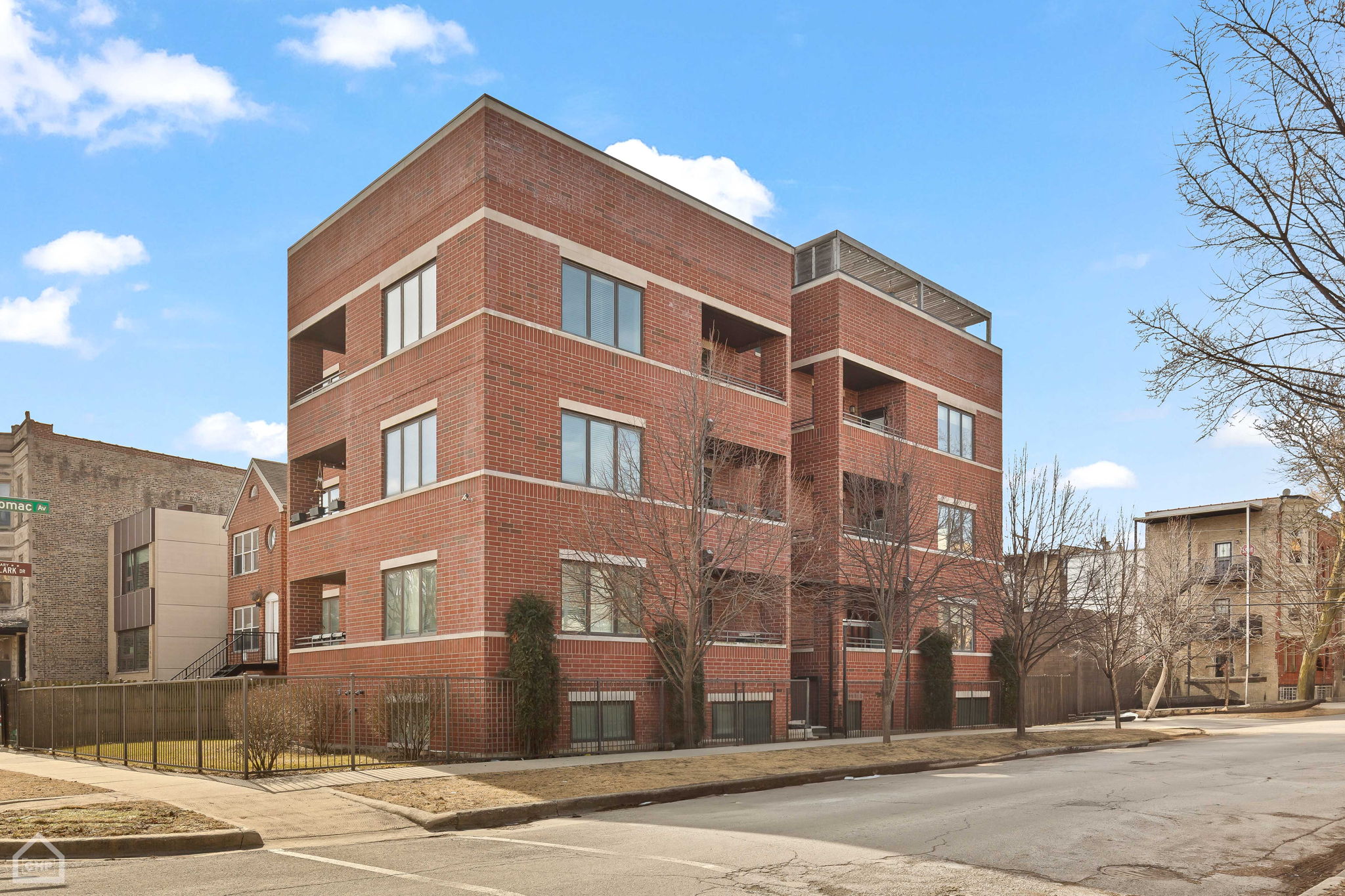 2505 W Potomac Ave 2w_003