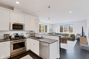 2505 W Potomac Ave 2w_008