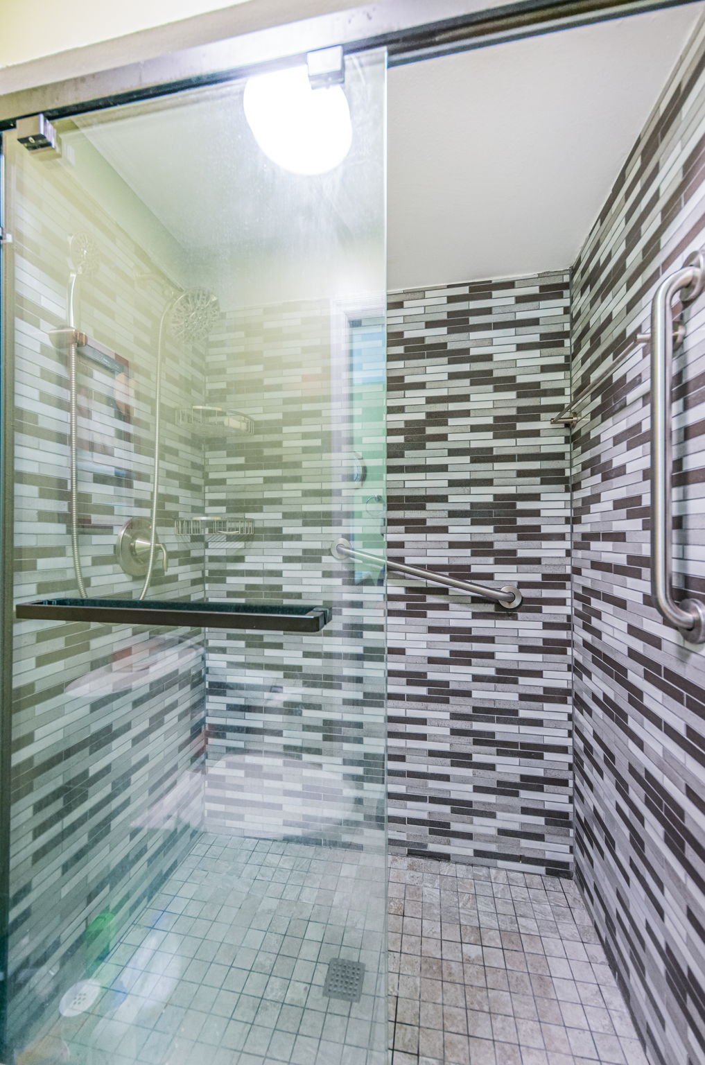 Master Bathroom1b
