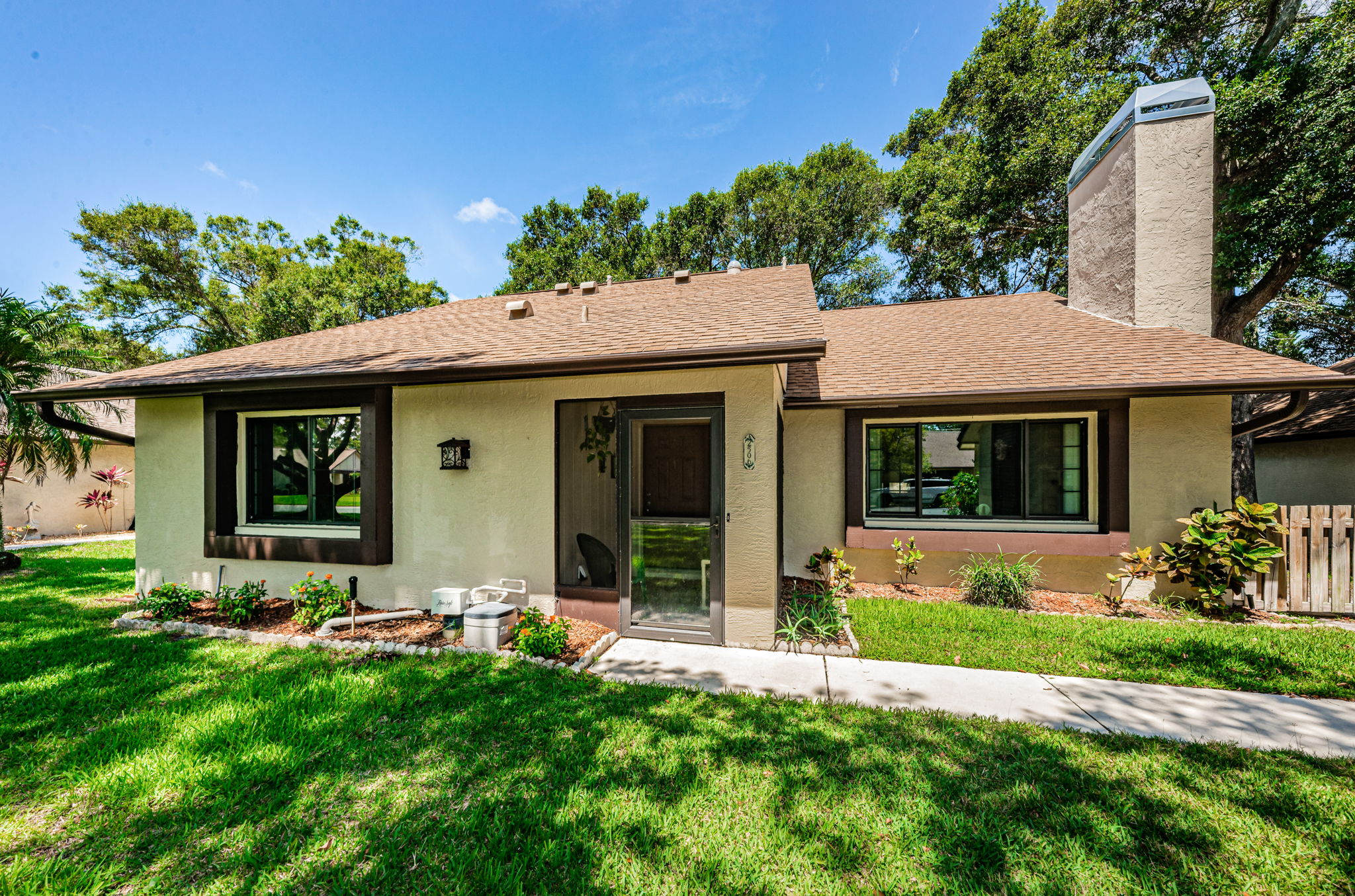 Front Exterior6