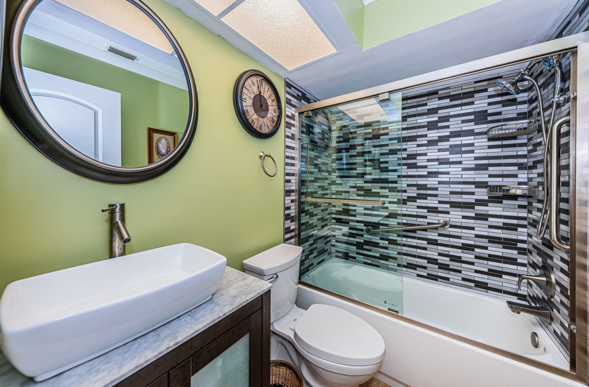 Bathroom2