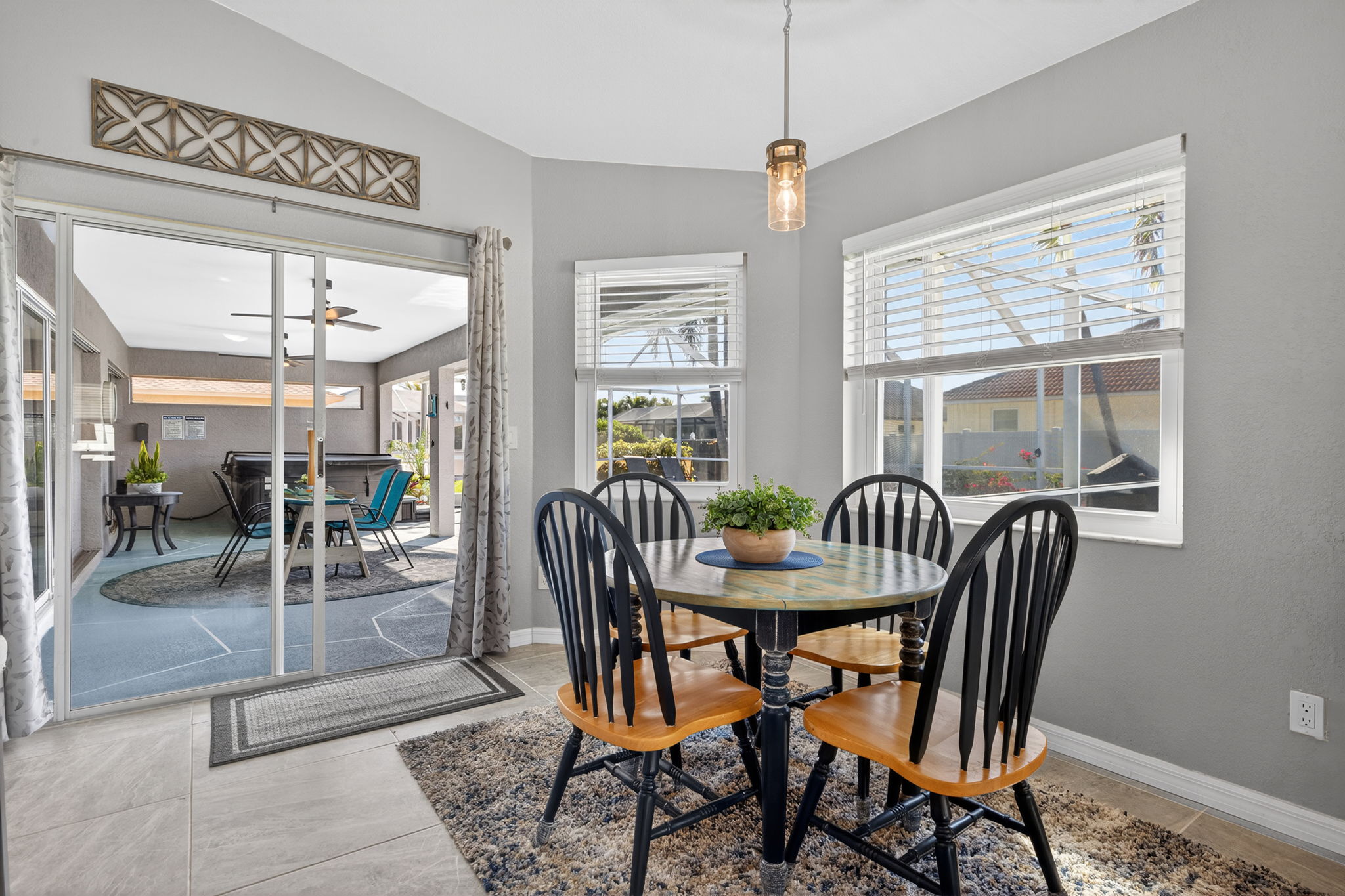 Breakfast Nook 1 of 2