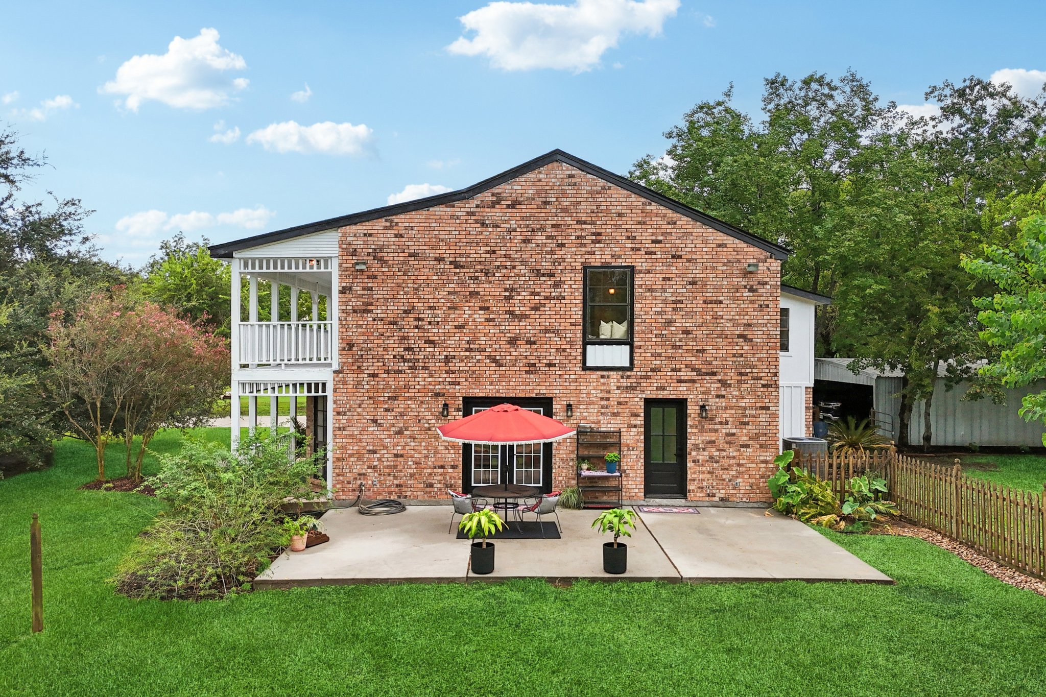 Calder Dr D-L0409-076.jpg