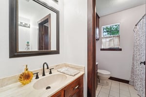 Calder Dr D-L0409-038.jpg