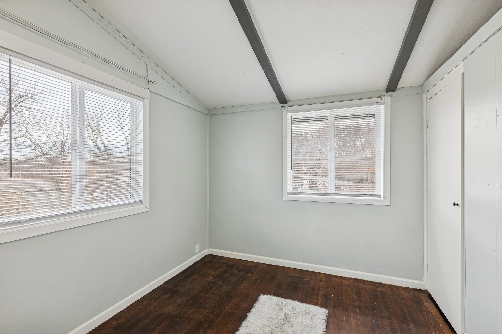 8003 - 2507 NE 37th Terrace_019.jpg