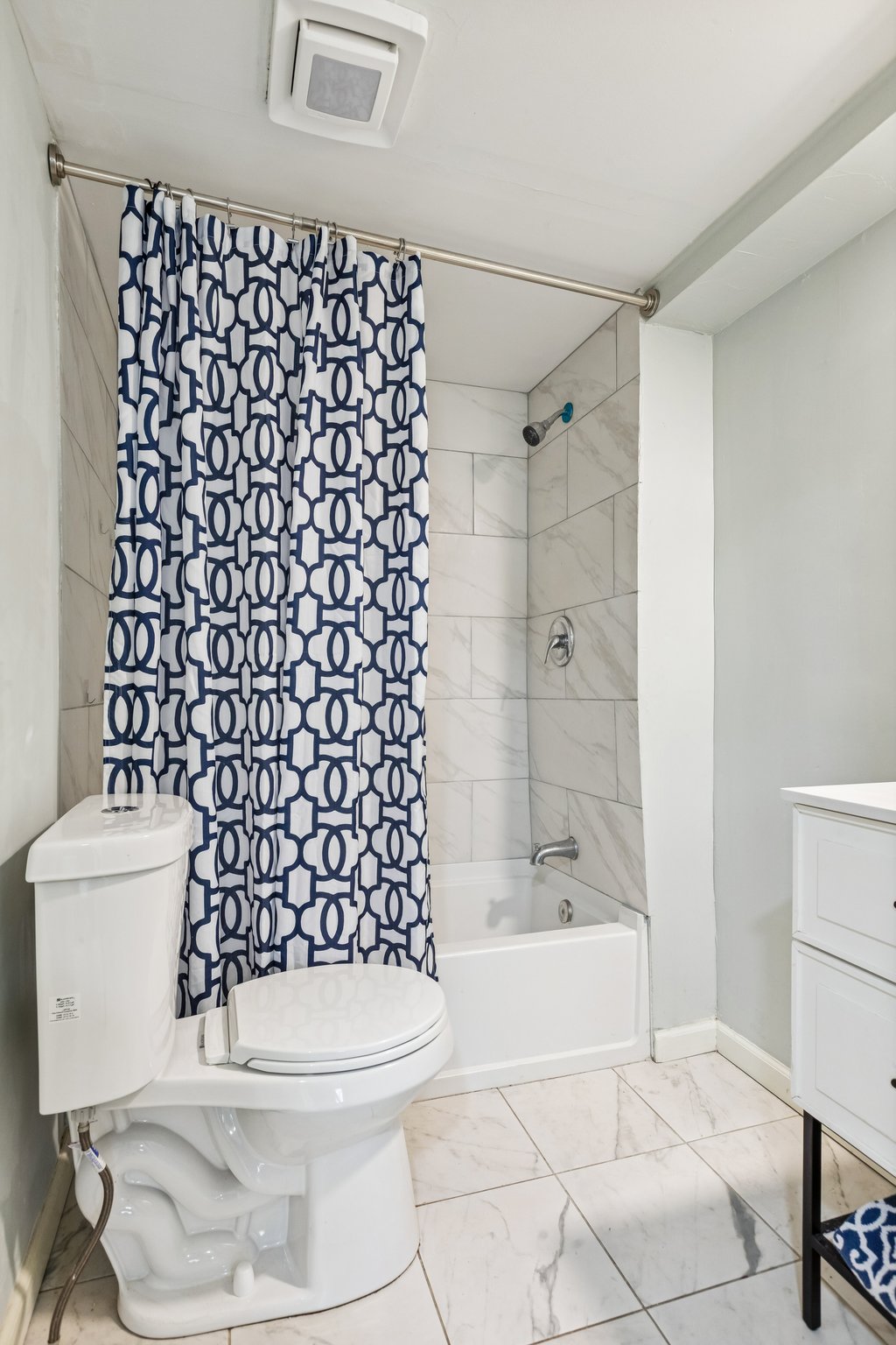 8003 - 2507 NE 37th Terrace_022.jpg