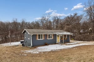 8003 - 2507 NE 37th Terrace_003.jpg