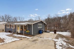 8003 - 2507 NE 37th Terrace_004.jpg