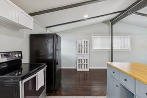 8003 - 2507 NE 37th Terrace_015.jpg