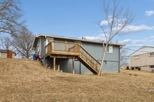 8003 - 2507 NE 37th Terrace_030.jpg