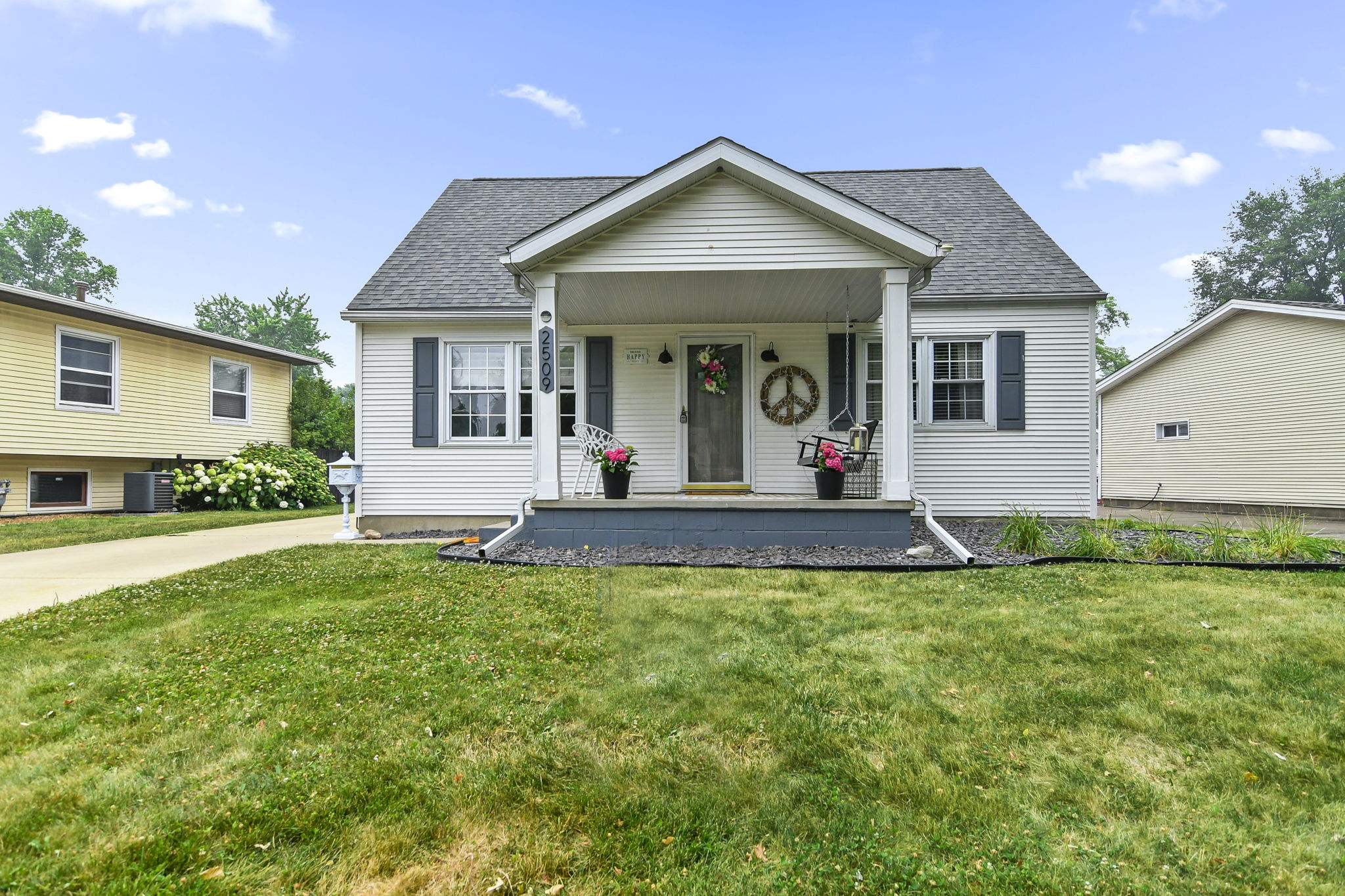 2509 Somerton Rd, Springfield, IL 62702 Design Eyes Photography