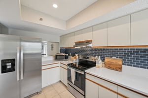 Fenwick Dr 1-S0710-012.jpg