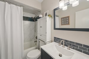 Fenwick Dr 1-S0710-018.jpg