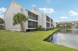 Fenwick Dr 1-S0710-030.jpg