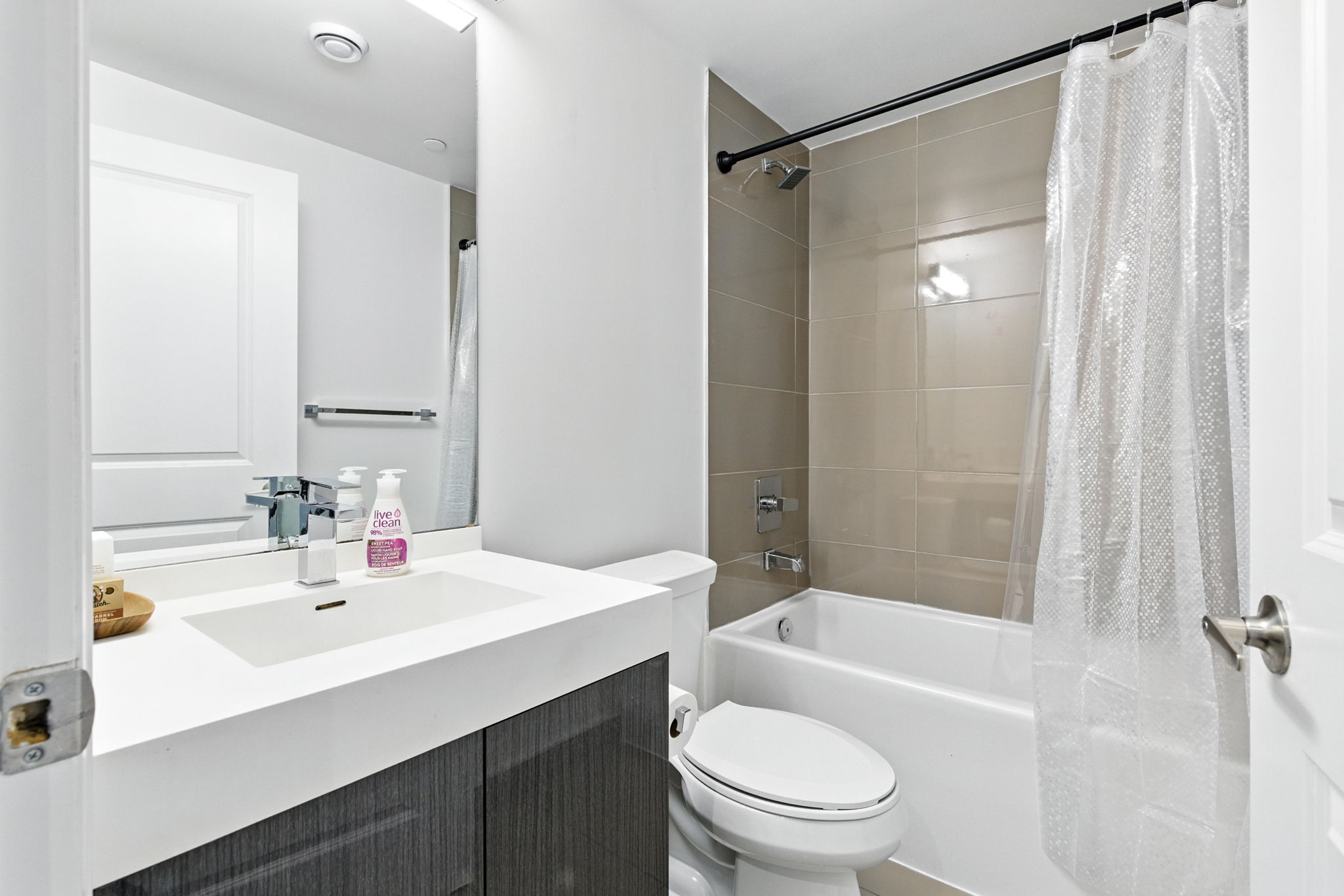 Toronto property showcase — delivered property photograph 10