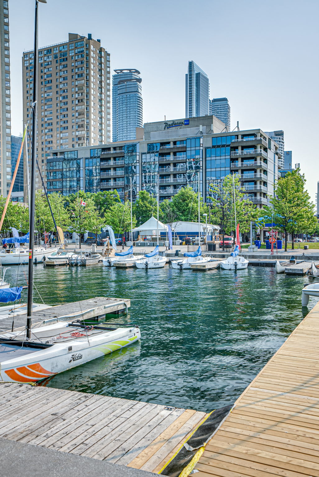 251 Queens Quay W Unit 707 Toronto, ON M5J 2N6