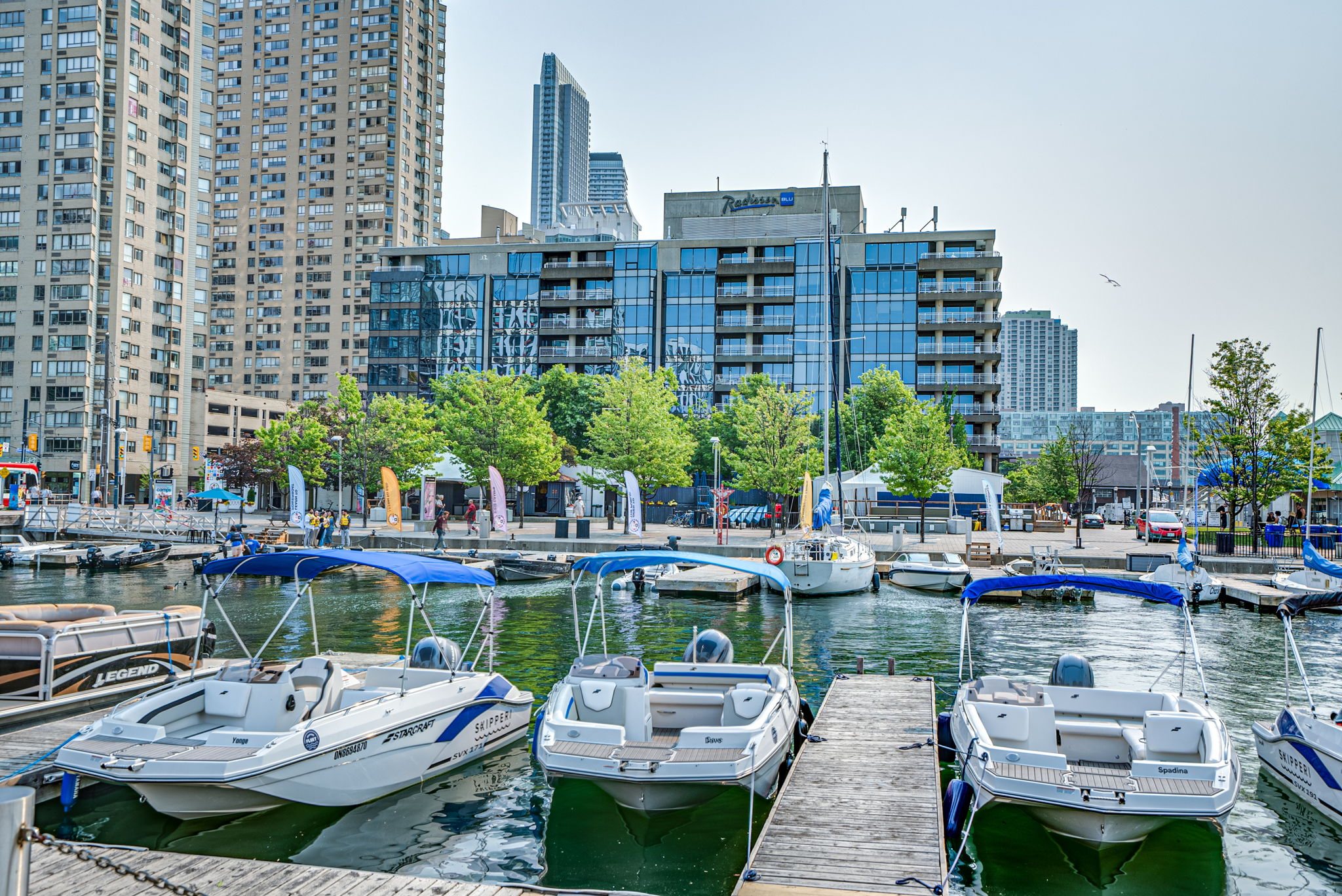 251 Queens Quay W Unit 707 Toronto, ON M5J 2N6