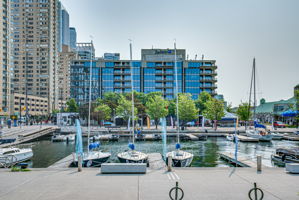 251 Queens Quay W Unit 707