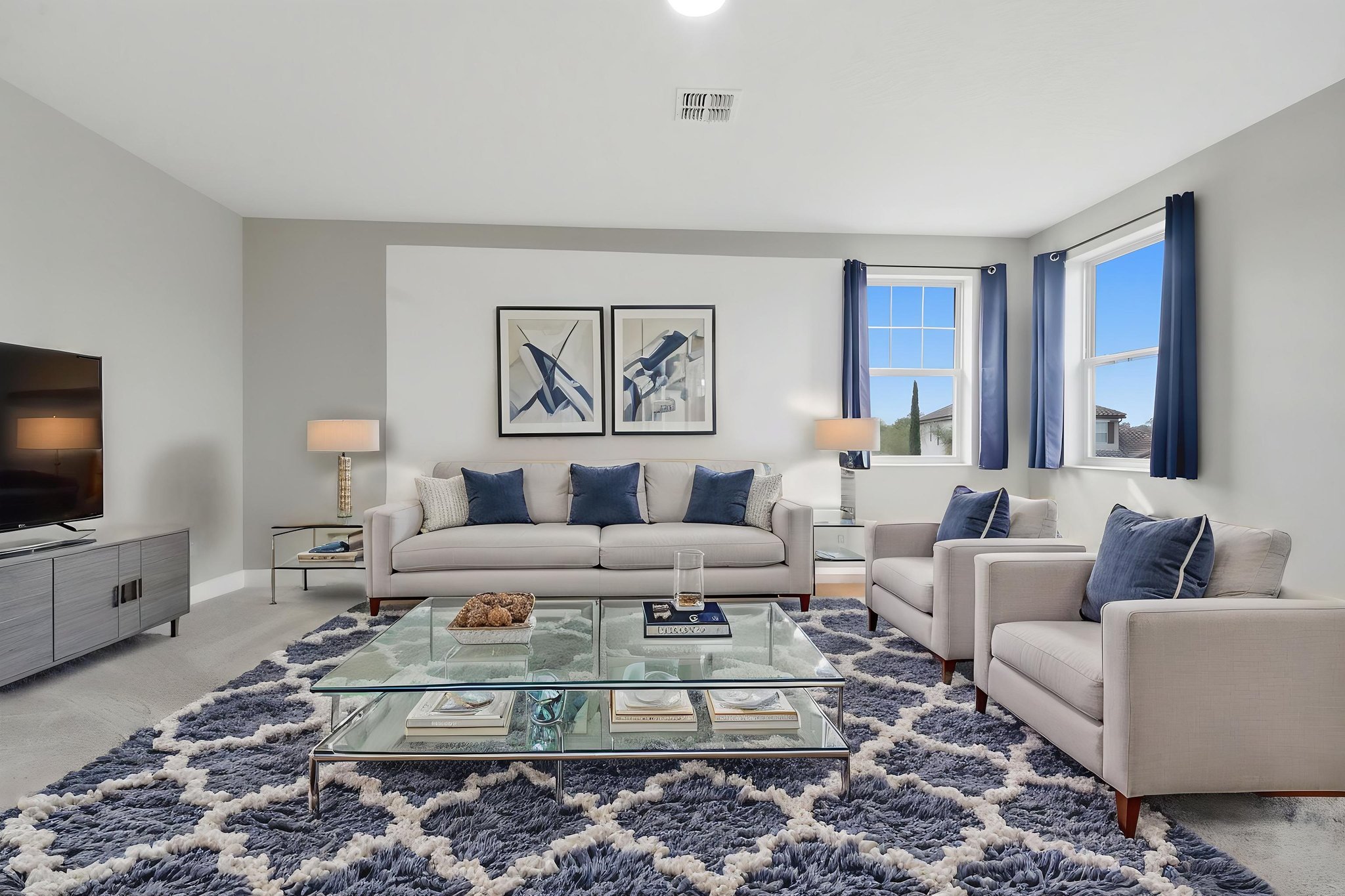 DSC09113 virtually staged.jpeg