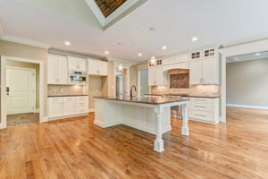 Kitchen/Breakfast Bar