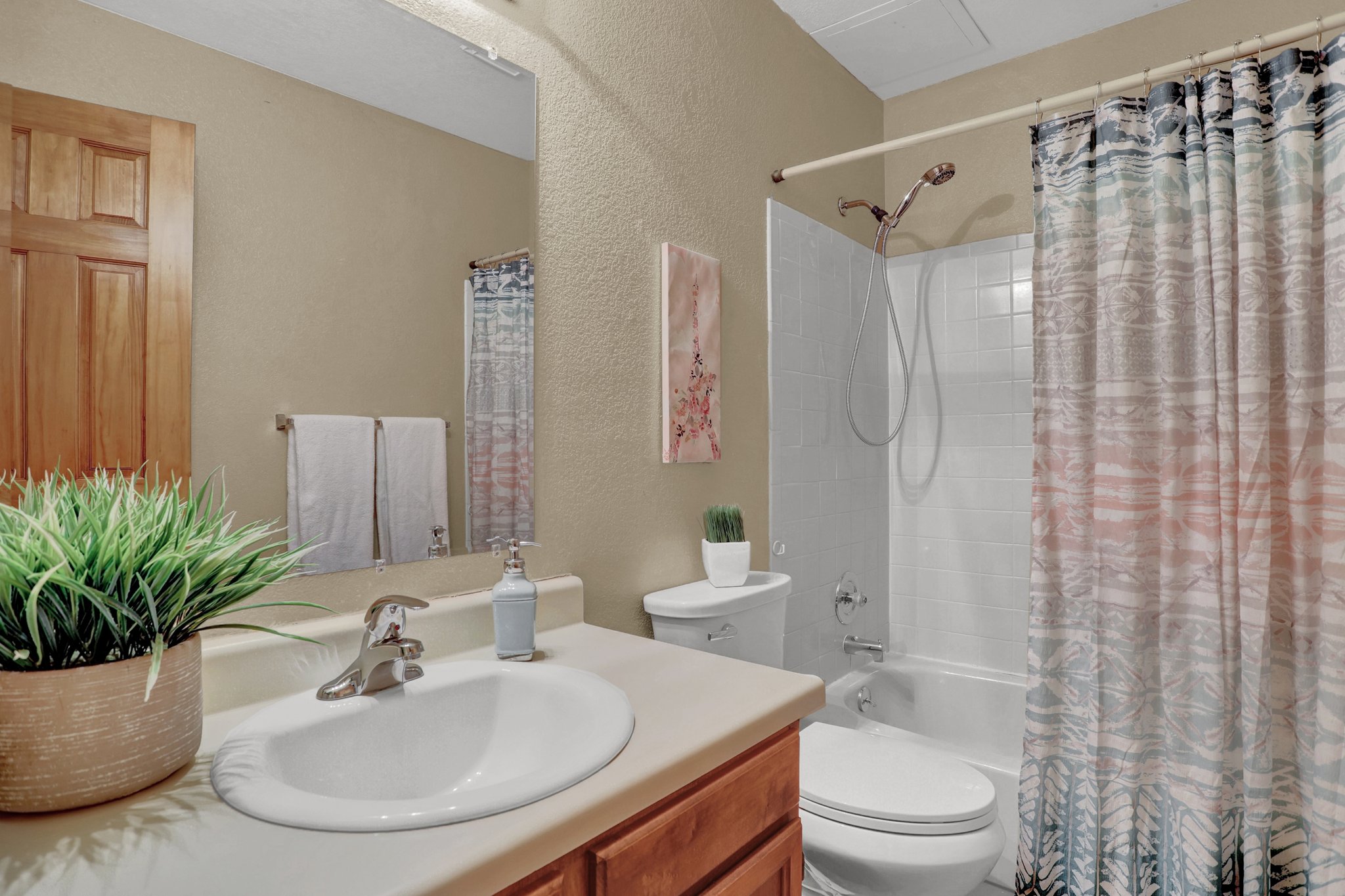 Main level bathroom.