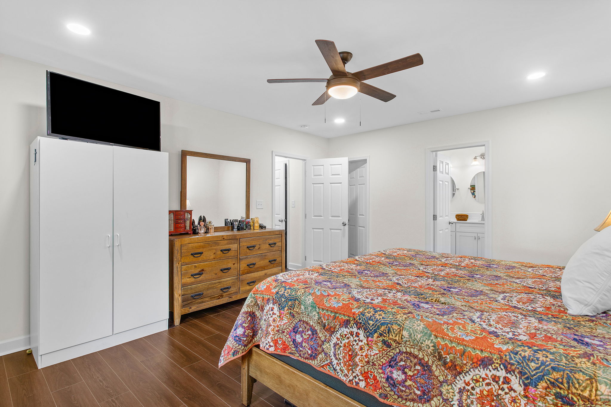 19-Primary Bedroom